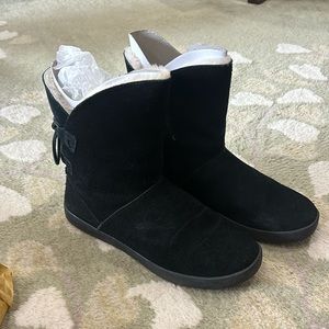 Koolaburra by Ugg Shazi Short Black Boots, Size 9